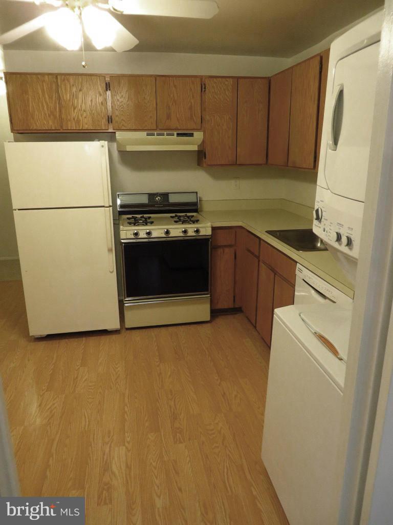 18620 Walkers Choice Road, Unit 5 Gaithersburg, MD 20886 - Photo 15 of 27 Kitchen