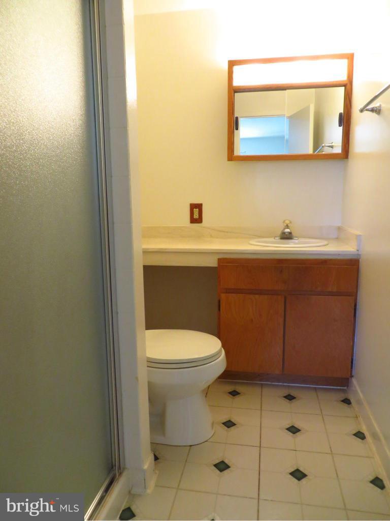 18620 Walkers Choice Road, Unit 5 Gaithersburg, MD 20886 - Photo 18 of 27 Bath (Master)