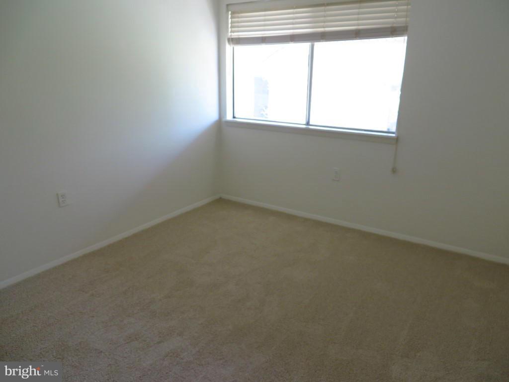 18620 Walkers Choice Road, Unit 5 Gaithersburg, MD 20886 - Photo 23 of 27 Bedroom