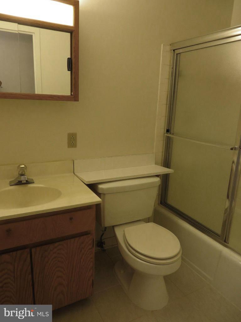 18620 Walkers Choice Road, Unit 5 Gaithersburg, MD 20886 - Photo 24 of 27 Bath