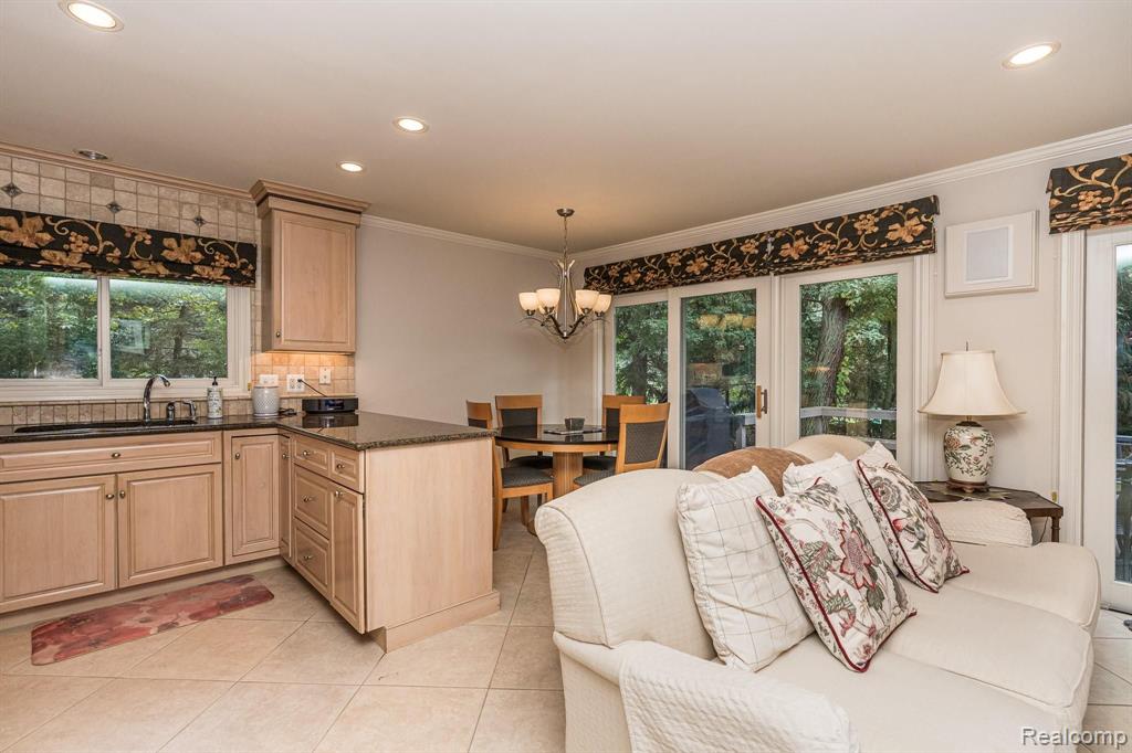 846 Leinster Road Rochester Hills, MI 48309 - Photo 13 of 35