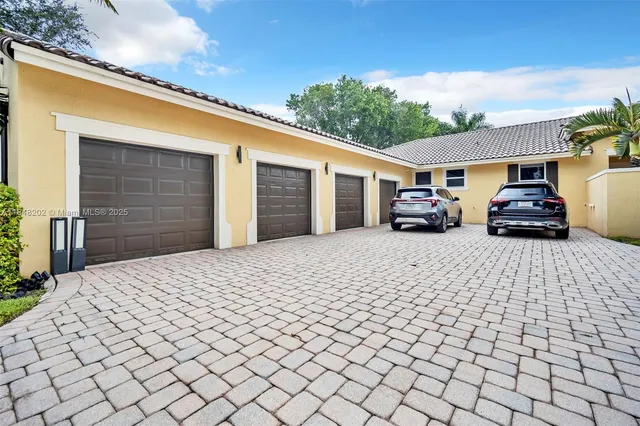 $4,700,000 | 14211 Southwest 63rd Street, Southwest Ranches, FL 33330