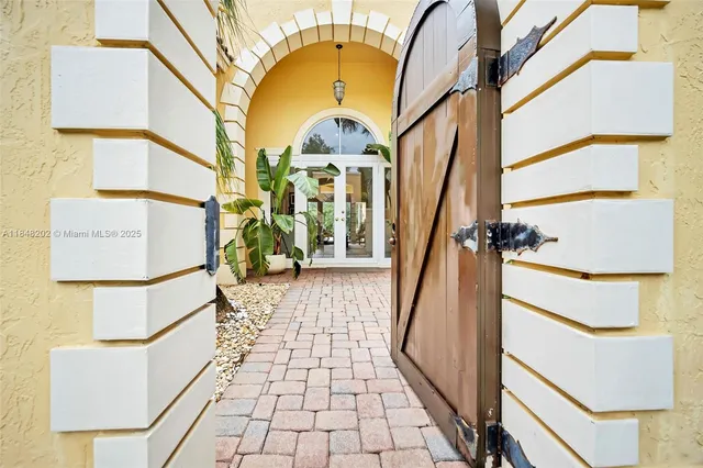 $4,700,000 | 14211 Southwest 63rd Street, Southwest Ranches, FL 33330