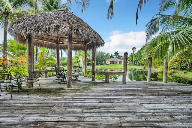 $4,700,000 | 14211 Southwest 63rd Street, Southwest Ranches, FL 33330