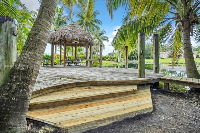 $4,700,000 | 14211 Southwest 63rd Street, Southwest Ranches, FL 33330