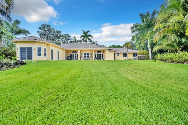$4,700,000 | 14211 Southwest 63rd Street, Southwest Ranches, FL 33330