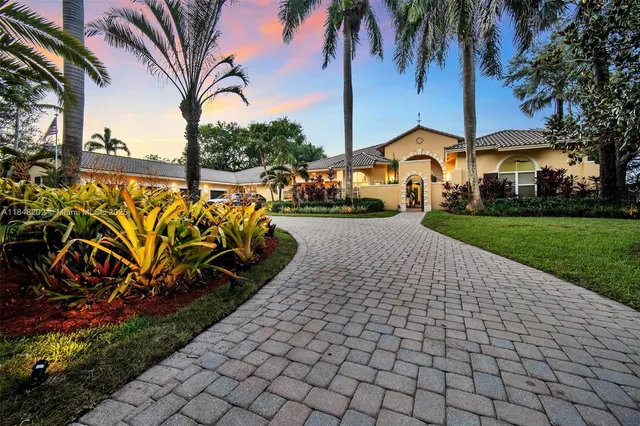 $4,700,000 | 14211 Southwest 63rd Street, Southwest Ranches, FL 33330