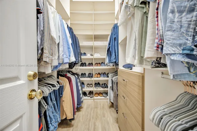 $4,700,000 | 14211 Southwest 63rd Street, Southwest Ranches, FL 33330