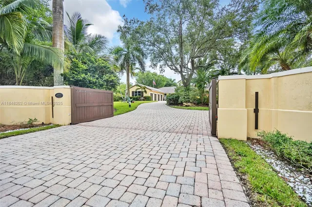 $4,700,000 | 14211 Southwest 63rd Street, Southwest Ranches, FL 33330