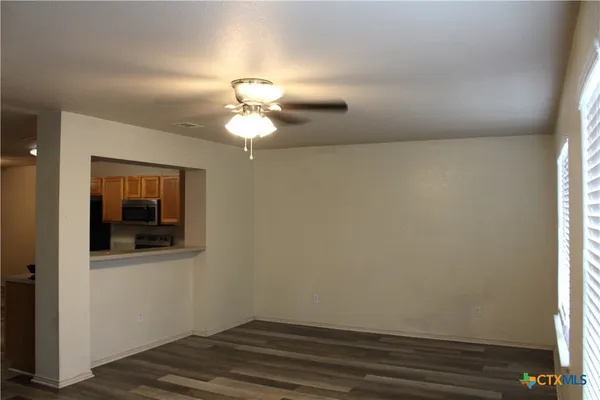 $1,100 | 415 East 4th Avenue, Belton, TX 76513