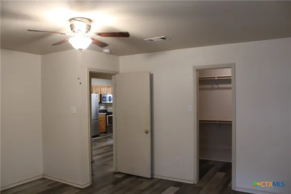 $1,100 | 415 East 4th Avenue, Belton, TX 76513