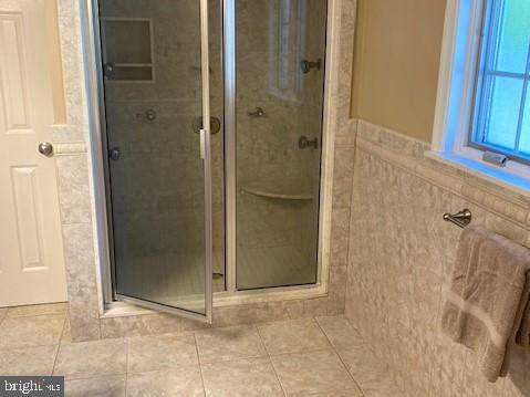 1256 Strathmann Drive Southampton, PA 18966 - Photo 16 of 27 Owner's Bath