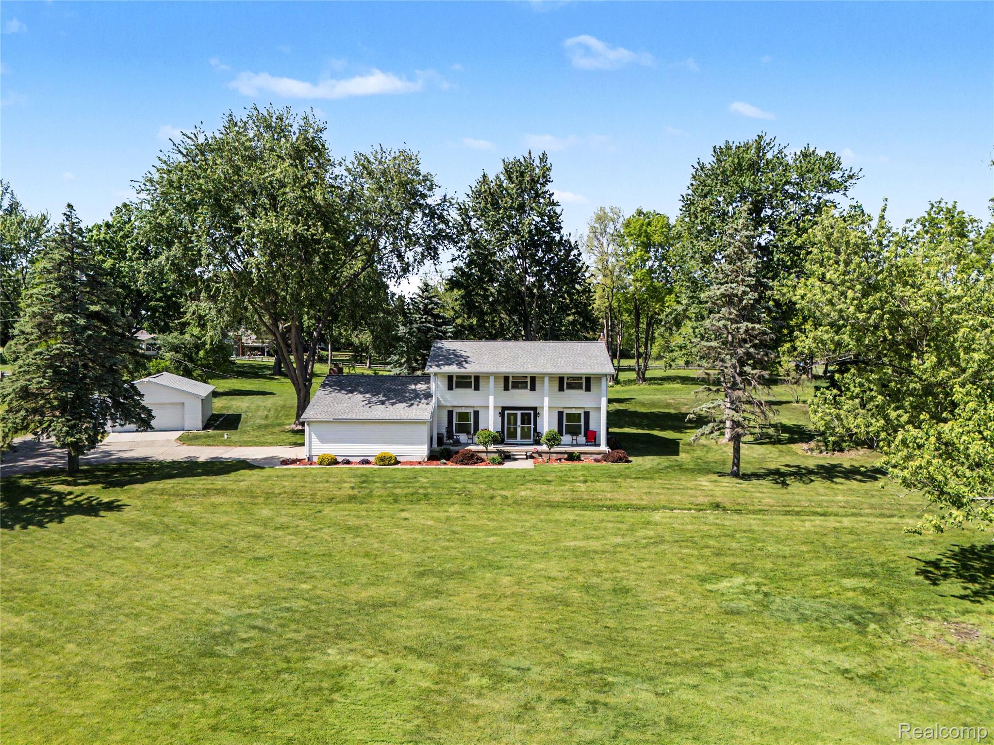 4393 East Cook Road Grand Blanc, MI 48439 - Photo 34 of 37 038_file_1603.jpg