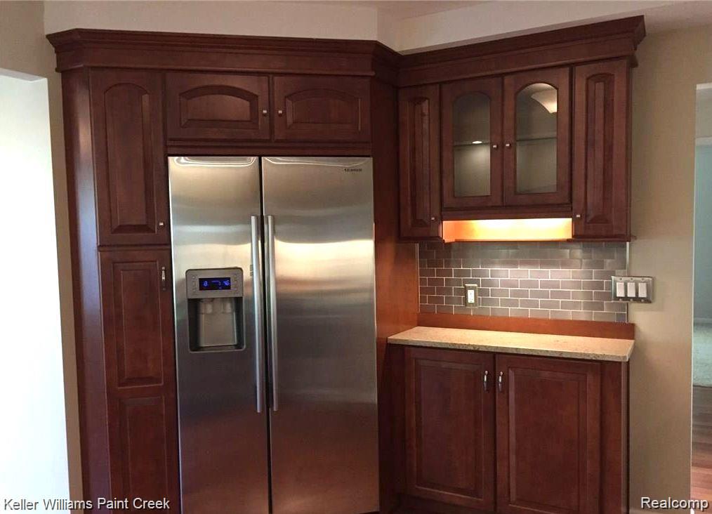1886 Ruby Avenue Rochester, MI 48309 - Photo 4 of 18