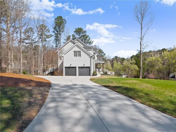 $899,000 | 210 Weatherwood Circle, Alpharetta, GA 30004