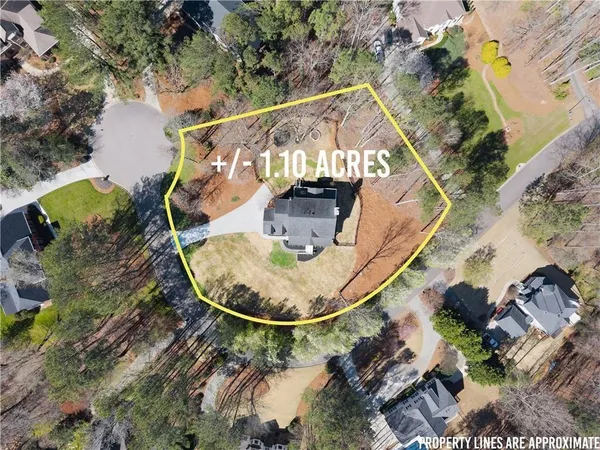 $899,000 | 210 Weatherwood Circle, Alpharetta, GA 30004