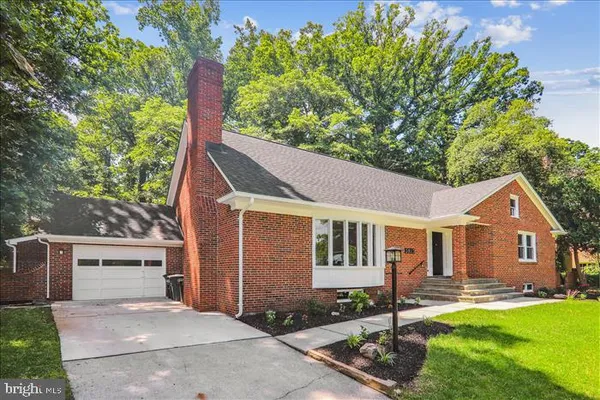 $925,000 | 3923 Commander Drive, College Park, MD 20740