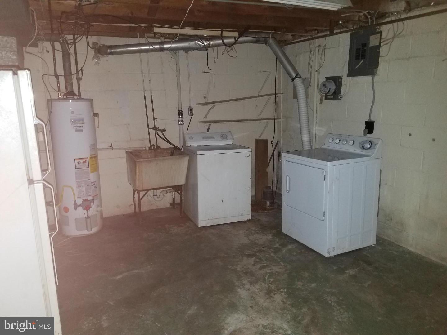 4852 Melbourne Road Baltimore, MD 21229 - Photo 8 of 11 Interior (General)