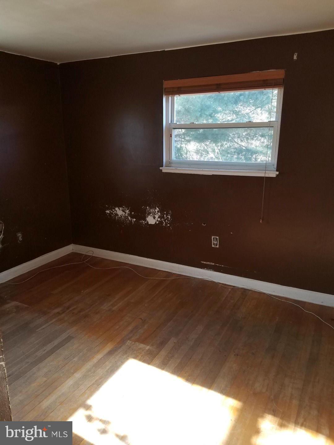 4852 Melbourne Road Baltimore, MD 21229 - Photo 10 of 11 Interior (General)
