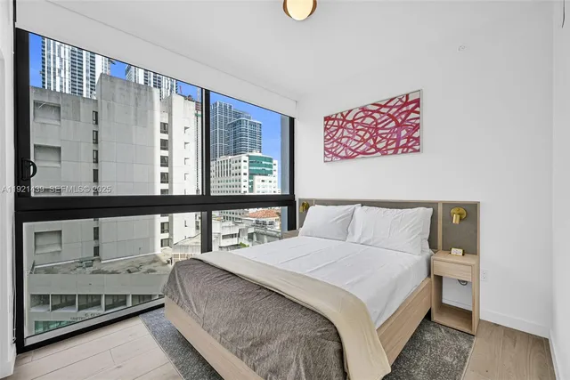 $950,000 | 225 North Miami Avenue, Unit 901, Miami, FL 33128