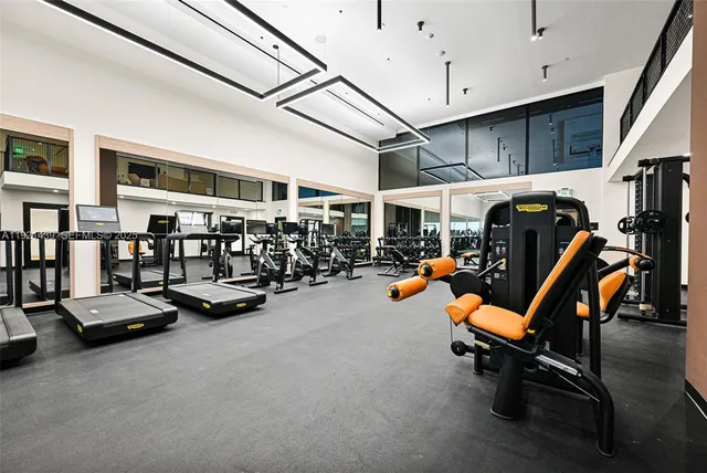 $950,000 | 225 North Miami Avenue, Unit 901, Miami, FL 33128