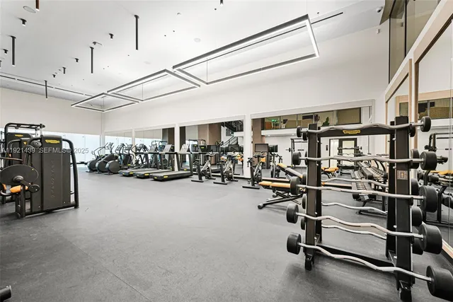 $950,000 | 225 North Miami Avenue, Unit 901, Miami, FL 33128