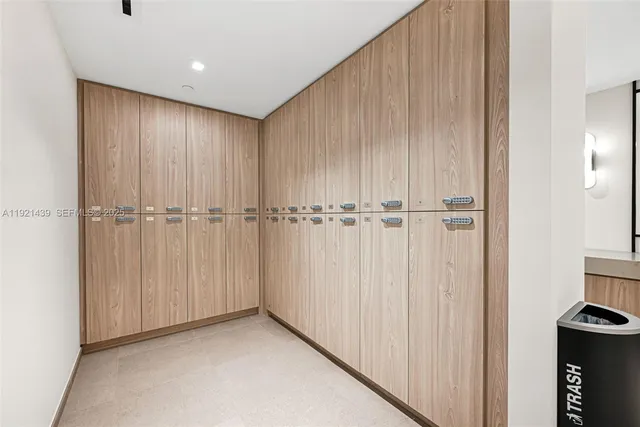 $950,000 | 225 North Miami Avenue, Unit 901, Miami, FL 33128