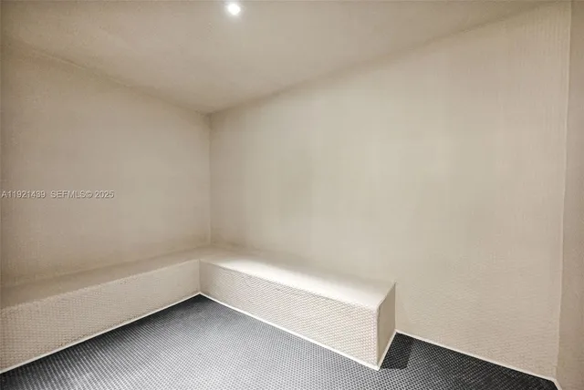 $950,000 | 225 North Miami Avenue, Unit 901, Miami, FL 33128