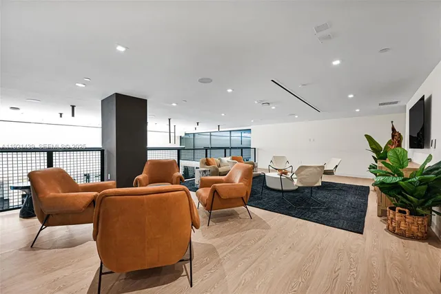 $950,000 | 225 North Miami Avenue, Unit 901, Miami, FL 33128