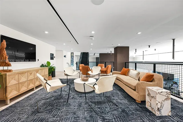 $950,000 | 225 North Miami Avenue, Unit 901, Miami, FL 33128