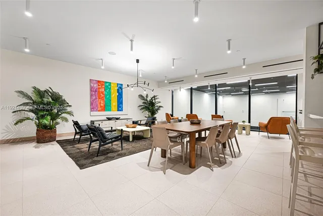 $950,000 | 225 North Miami Avenue, Unit 901, Miami, FL 33128