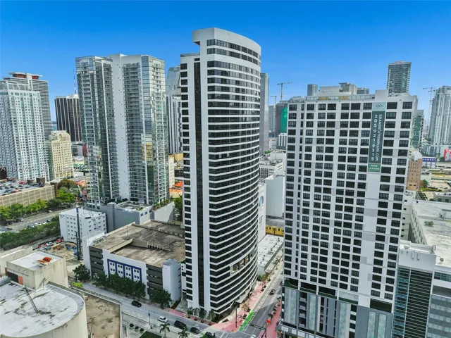 $950,000 | 225 North Miami Avenue, Unit 901, Miami, FL 33128