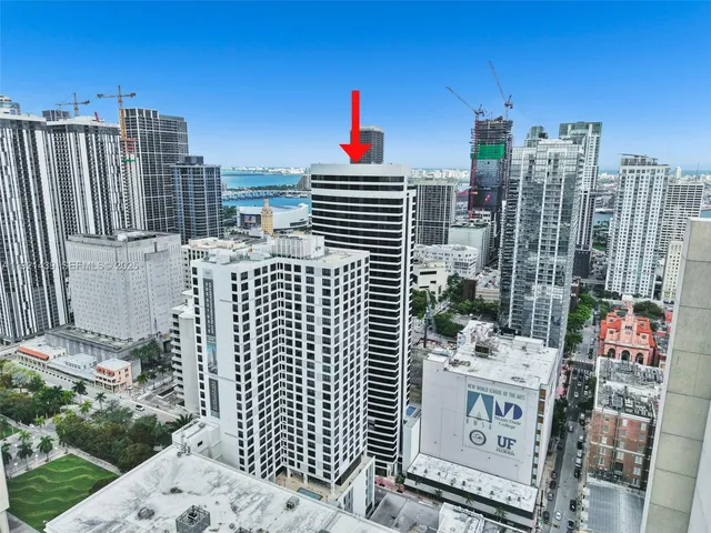 $950,000 | 225 North Miami Avenue, Unit 901, Miami, FL 33128