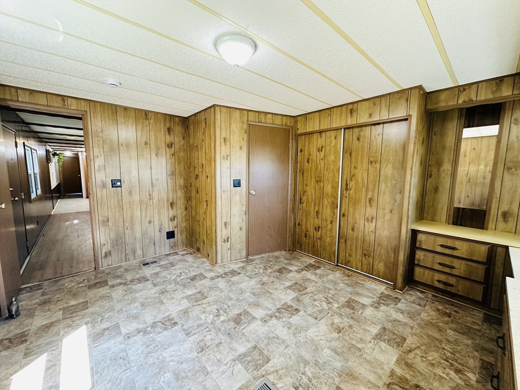 22 Contessa Drive Springfield, MA 01119 - Photo 19 of 36