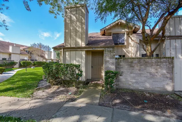 $199,000 | 3206 Windchase Boulevard, Unit 471, Houston, TX 77082