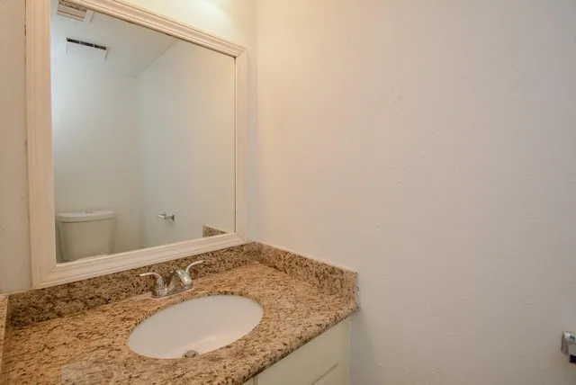 $199,000 | 3206 Windchase Boulevard, Unit 471, Houston, TX 77082