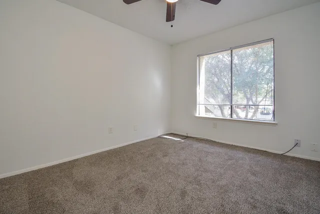 $199,000 | 3206 Windchase Boulevard, Unit 471, Houston, TX 77082