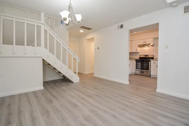 $199,000 | 3206 Windchase Boulevard, Unit 471, Houston, TX 77082