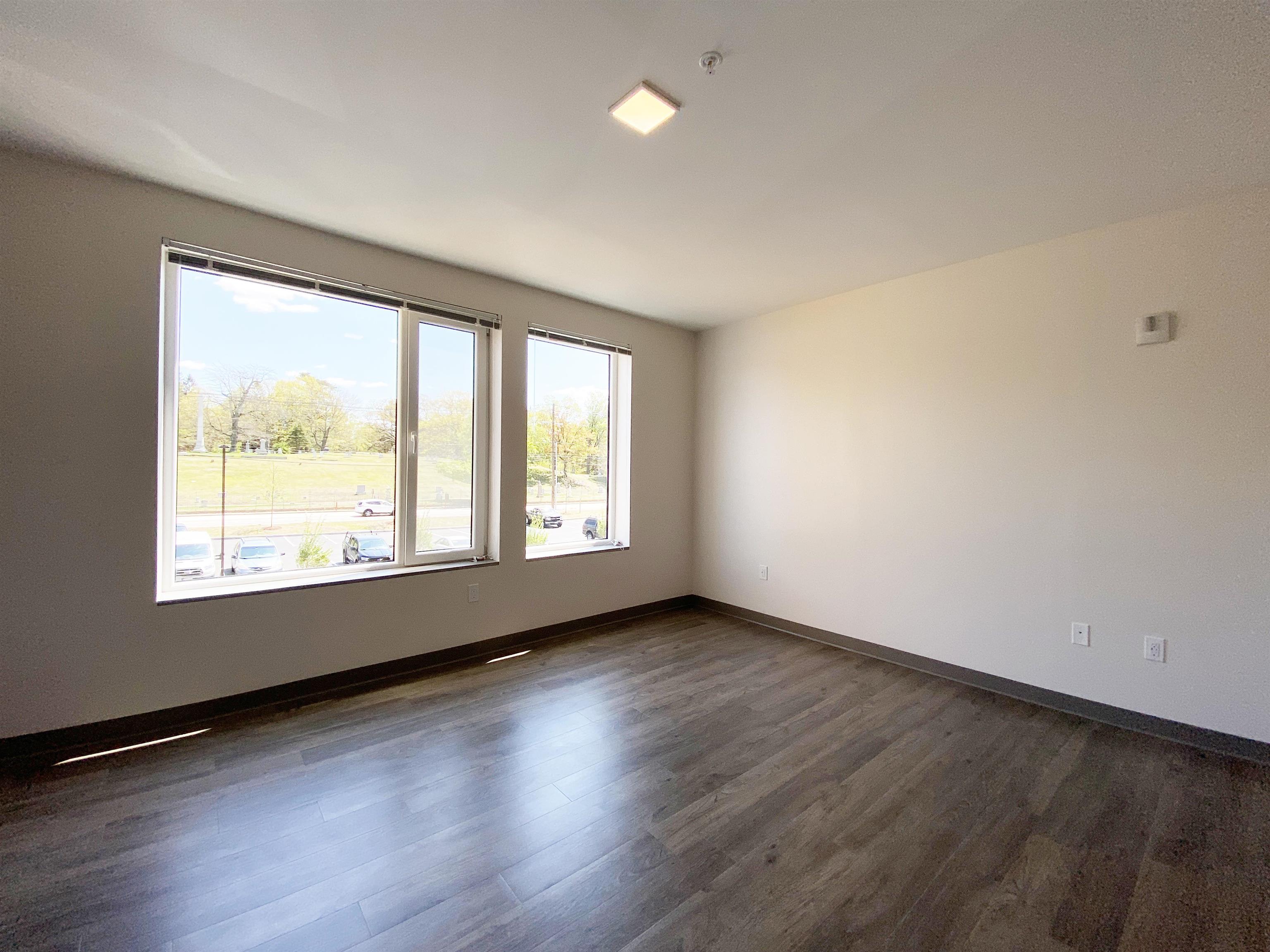 409 Elm Street, Unit 202 Manchester, NH 03101 - Photo 9 of 39