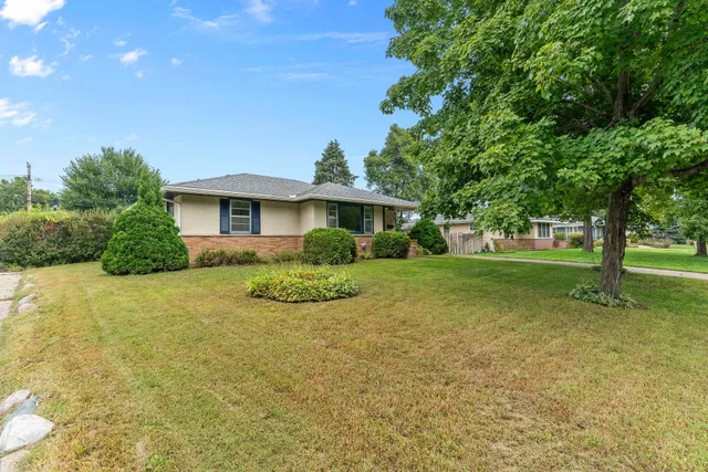 $349,990 | 2812 64th Avenue North, Brooklyn Center, MN 55430