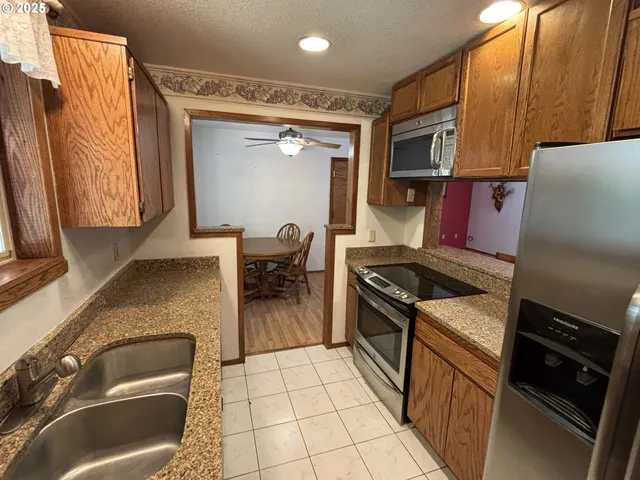 $399,999 | 87803 Sandrift Street, Florence, OR 97439