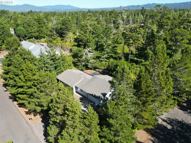 $399,999 | 87803 Sandrift Street, Florence, OR 97439