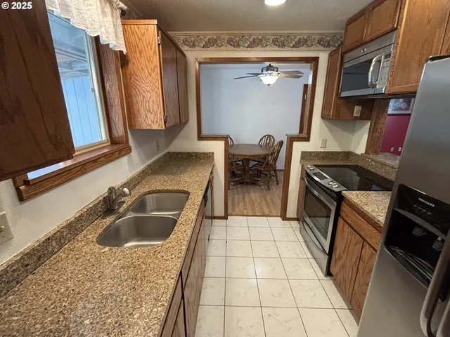 $399,999 | 87803 Sandrift Street, Florence, OR 97439