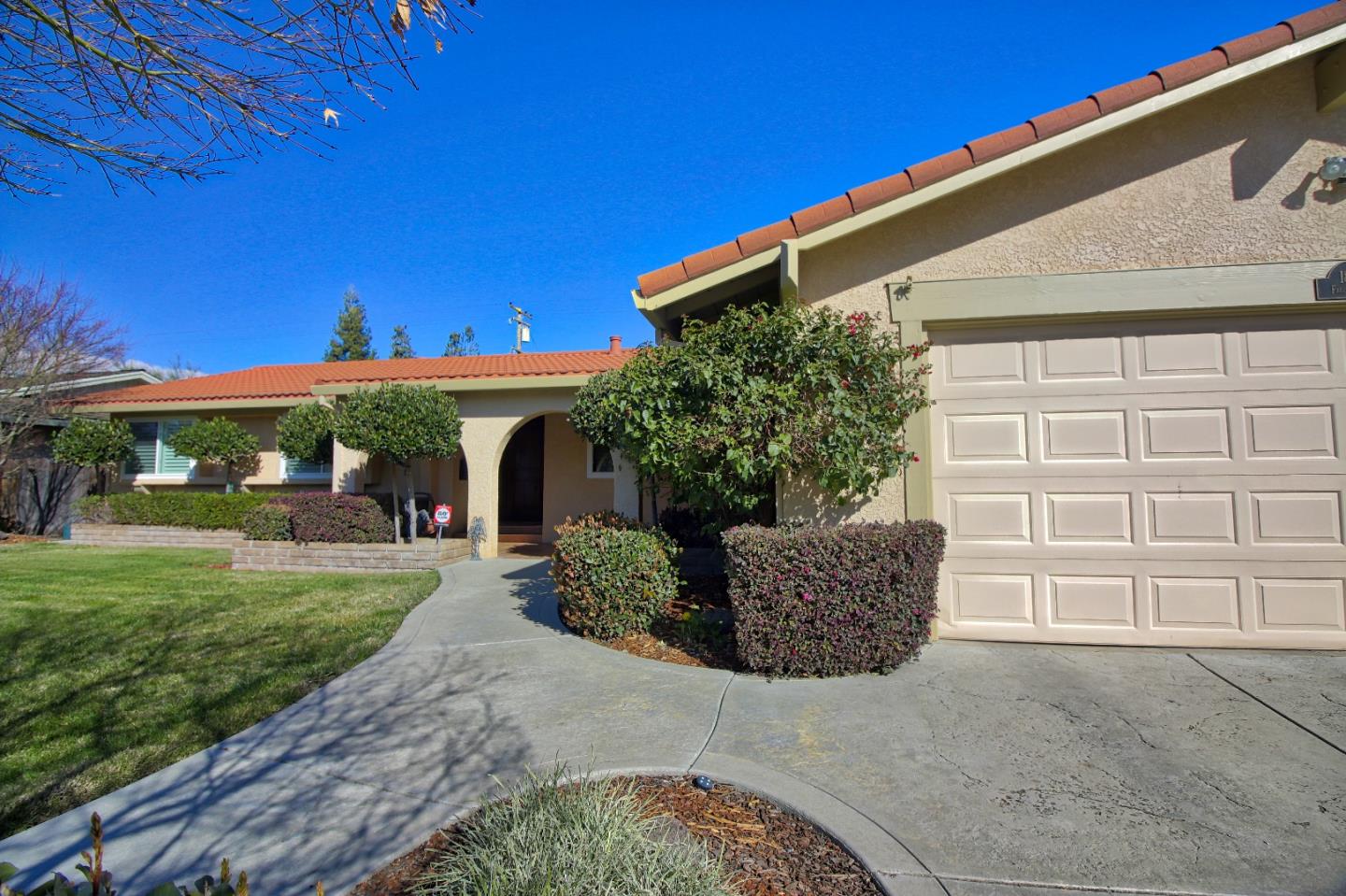 1829 Fallon Lane Modesto, CA 95355 - Photo 3 of 50 Gallery Image 3