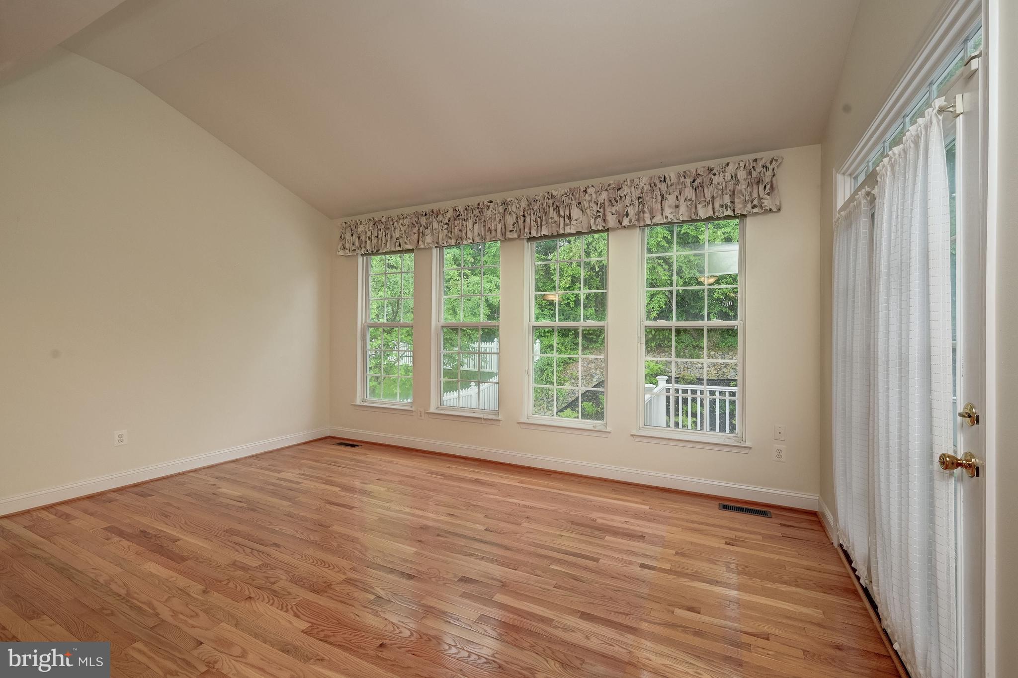 5607 Honeygo Ridge Court White Marsh, MD 21162 - Photo 11 of 47 Breakfast Area