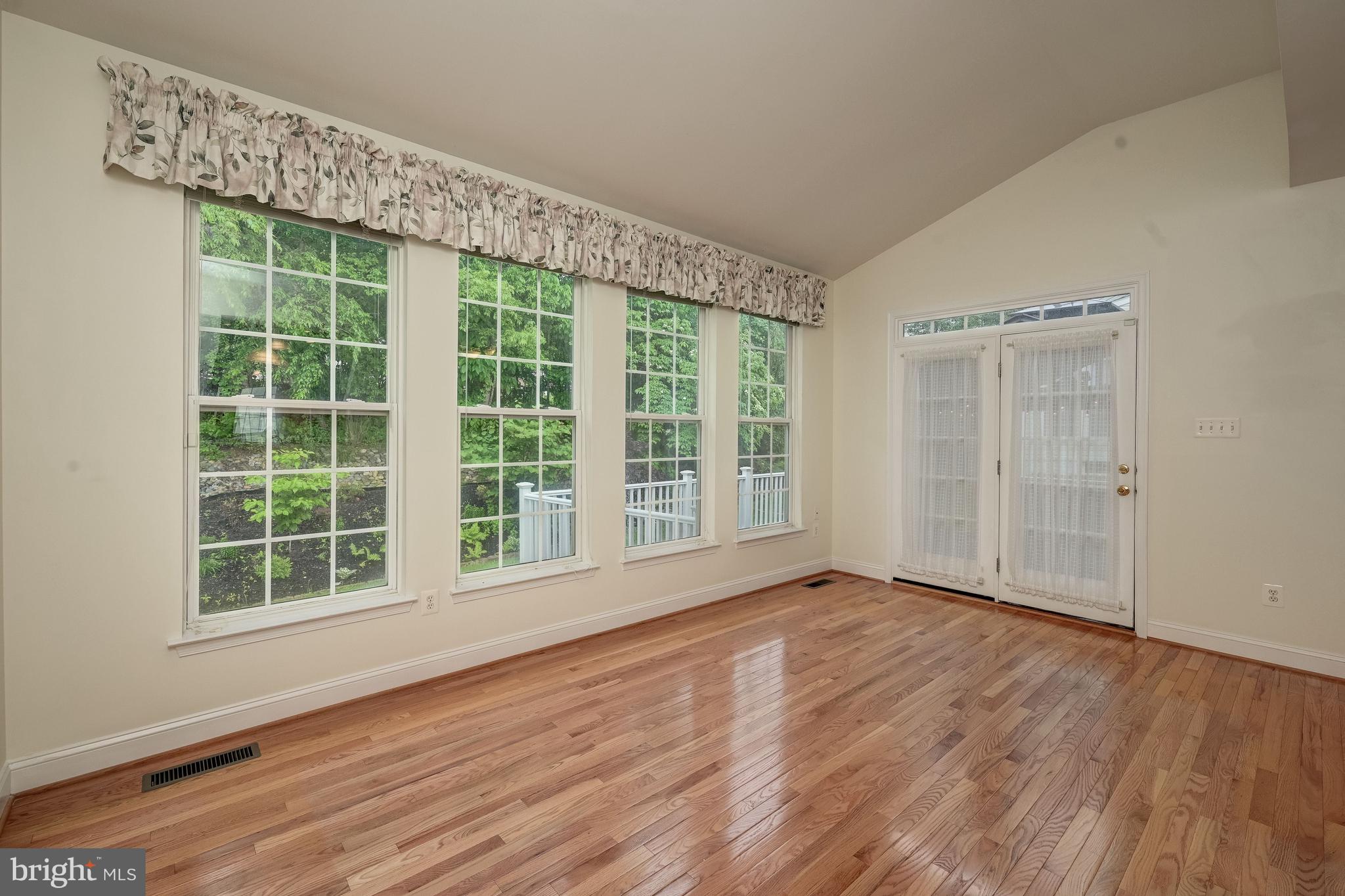 5607 Honeygo Ridge Court White Marsh, MD 21162 - Photo 12 of 47 Breakfast Area