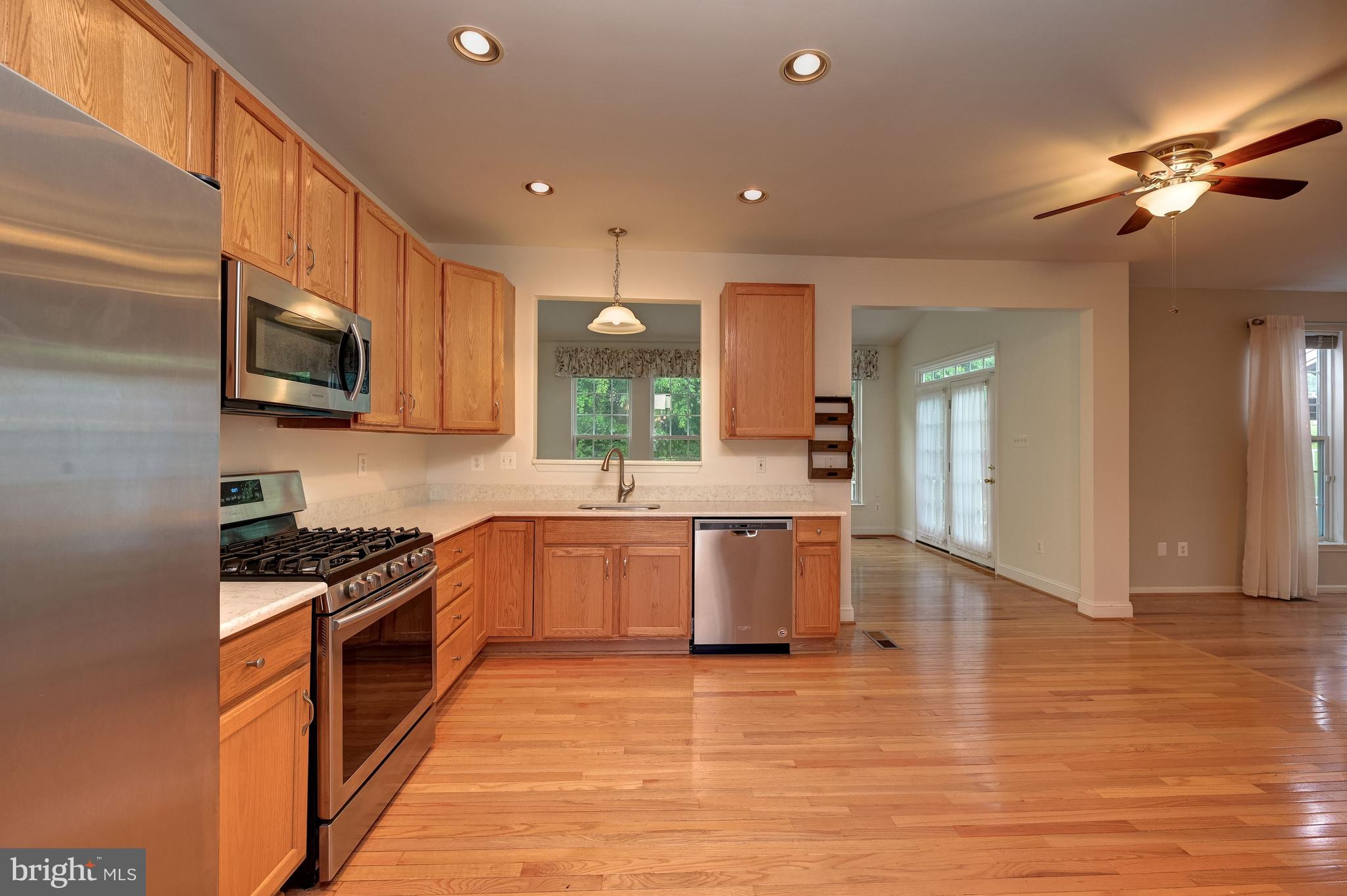 5607 Honeygo Ridge Court White Marsh, MD 21162 - Photo 8 of 47 Kitchen