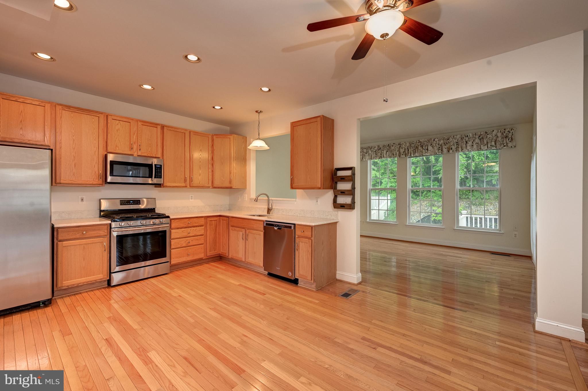 5607 Honeygo Ridge Court White Marsh, MD 21162 - Photo 10 of 47 Kitchen