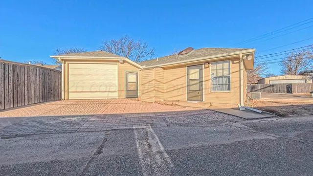 $1,250 | 4311-rear Arp Place, Amarillo, TX 79106