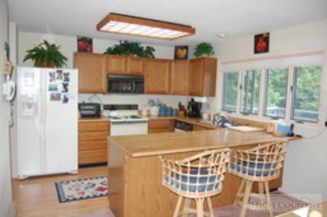 154 Mountain View Road Linville, NC 28646 - Photo 12 of 17 Gallery Image 12